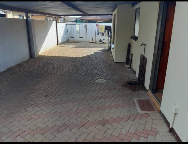 3 BEDROOM HOUSE SOLD IN THE ORCHARDS